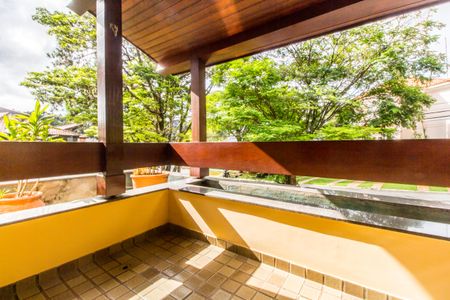 Casa de condomínio à venda com 503m², 4 quartos e 3 vagas Casa de condomínio à venda com 503m², 4 quartos e 3 vagasVaranda Suíte 2