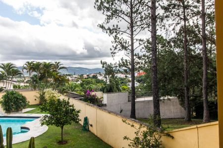 Casa de condomínio à venda com 503m², 4 quartos e 3 vagas Casa de condomínio à venda com 503m², 4 quartos e 3 vagasVista da Sala de TV