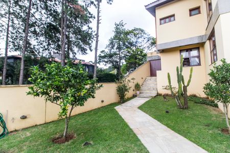 Casa de condomínio à venda com 503m², 4 quartos e 3 vagas Casa de condomínio à venda com 503m², 4 quartos e 3 vagasQuintal