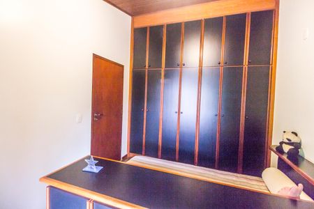 Casa de condomínio à venda com 503m², 4 quartos e 3 vagas Casa de condomínio à venda com 503m², 4 quartos e 3 vagasQuarto 3