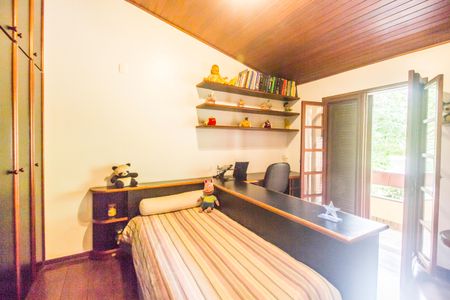 Casa de condomínio à venda com 503m², 4 quartos e 3 vagas Casa de condomínio à venda com 503m², 4 quartos e 3 vagasQuarto 3