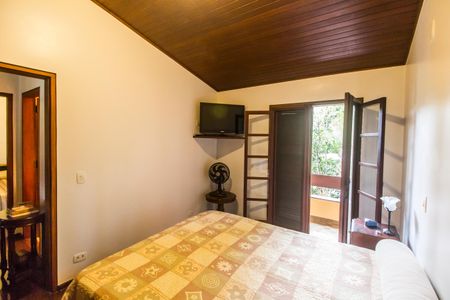 Casa de condomínio à venda com 503m², 4 quartos e 3 vagas Casa de condomínio à venda com 503m², 4 quartos e 3 vagasQuarto 4