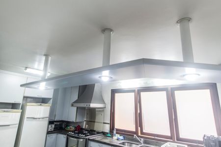 Casa de condomínio à venda com 503m², 4 quartos e 3 vagas Casa de condomínio à venda com 503m², 4 quartos e 3 vagasCozinha