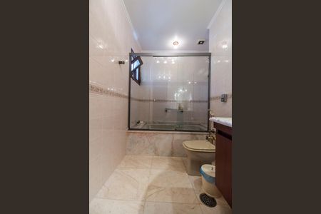 Casa de condomínio à venda com 503m², 4 quartos e 3 vagas Casa de condomínio à venda com 503m², 4 quartos e 3 vagasBanheiro Social