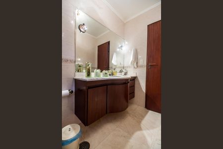 Casa de condomínio à venda com 503m², 4 quartos e 3 vagas Casa de condomínio à venda com 503m², 4 quartos e 3 vagasBanheiro Social