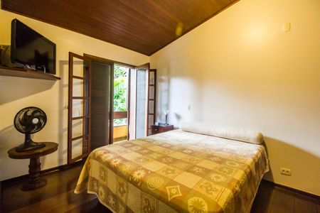 Casa de condomínio à venda com 503m², 4 quartos e 3 vagas Casa de condomínio à venda com 503m², 4 quartos e 3 vagasQuarto 4