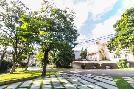 Casa de condomínio à venda com 503m², 4 quartos e 3 vagas Casa de condomínio à venda com 503m², 4 quartos e 3 vagasGaragem