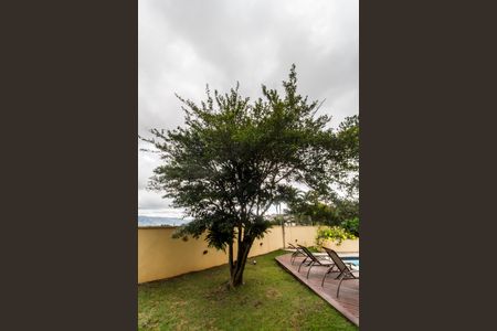 Casa de condomínio à venda com 503m², 4 quartos e 3 vagas Casa de condomínio à venda com 503m², 4 quartos e 3 vagasQuintal