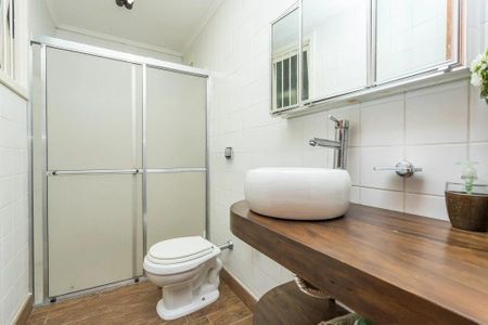 Casa à venda com 344m², 4 quartos e 3 vagasBanheiro 1