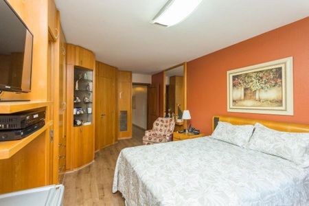 Casa à venda com 344m², 4 quartos e 3 vagasQuarto 1