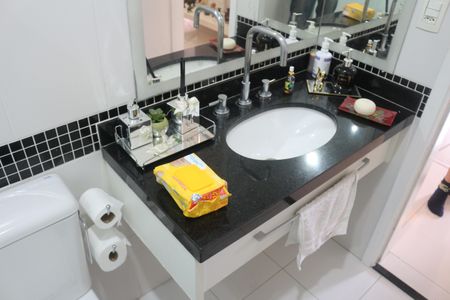 Apartamento à venda com 92m², 3 quartos e 2 vagasBanheiro Social