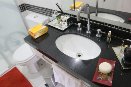 Apartamento à venda com 92m², 3 quartos e 2 vagasBanheiro Social