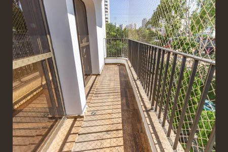 Apartamento à venda com 165m², 3 quartos e 2 vagas Apartamento à venda com 165m², 3 quartos e 2 vagasVaranda