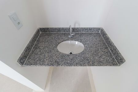 Apartamento à venda com 34m², 2 quartos e sem vaga Apartamento à venda com 34m², 2 quartos e sem vagaDetalhe - Banheiro