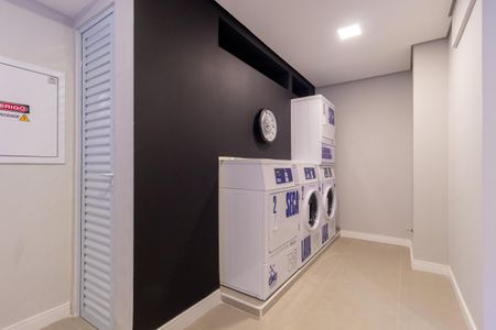 Apartamento à venda com 34m², 2 quartos e sem vagaÁrea comum