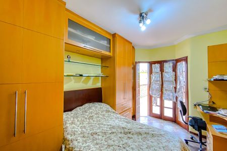 Casa à venda com 318m², 5 quartos e 3 vagasQuarto 1 - Suíte