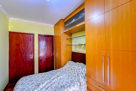 Casa à venda com 318m², 5 quartos e 3 vagasQuarto 1 - Suíte