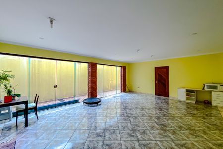 Casa à venda com 318m², 5 quartos e 3 vagasÁrea externa