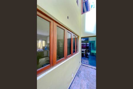 Casa à venda com 318m², 5 quartos e 3 vagasJardim de inverno