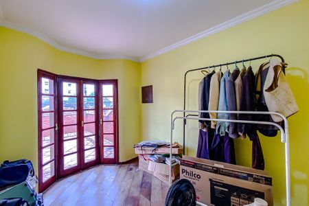 Casa à venda com 318m², 5 quartos e 3 vagasQuarto 3