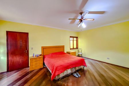 Casa à venda com 318m², 5 quartos e 3 vagasQuarto 4 - Suíte