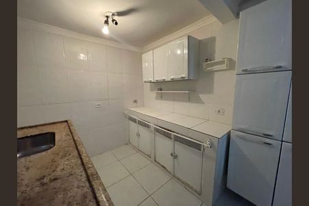 Casa à venda com 100m², 5 quartos e 1 vaga Casa à venda com 100m², 5 quartos e 1 vagaCozinha 3