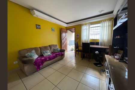 Casa à venda com 100m², 5 quartos e 1 vaga Casa à venda com 100m², 5 quartos e 1 vagaSala