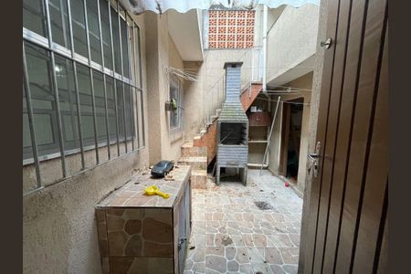 Casa à venda com 100m², 5 quartos e 1 vaga Casa à venda com 100m², 5 quartos e 1 vagaChurrasqueira