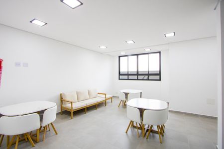 Apartamento para alugar com 45m², 2 quartos e sem vagaÁrea comum - Salão de festas