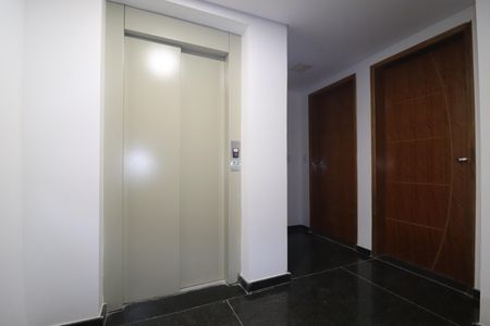 Apartamento à venda com 45m², 2 quartos e 1 vagaÁrea Comum - Elevador