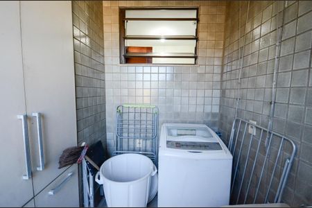 Apartamento à venda com 250m², 3 quartos e 2 vagas Apartamento à venda com 250m², 3 quartos e 2 vagasÁrea de Serviço