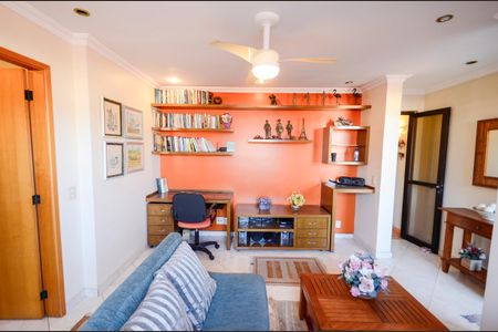 Apartamento à venda com 250m², 3 quartos e 2 vagas Apartamento à venda com 250m², 3 quartos e 2 vagasEscritório