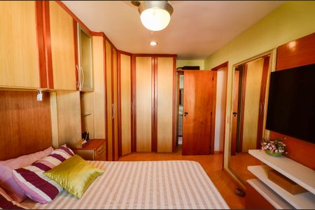 Apartamento à venda com 250m², 3 quartos e 2 vagas Apartamento à venda com 250m², 3 quartos e 2 vagasSuíte 2