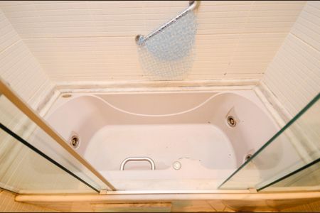 Apartamento à venda com 250m², 3 quartos e 2 vagas Apartamento à venda com 250m², 3 quartos e 2 vagasBanheiro da Suíte 1