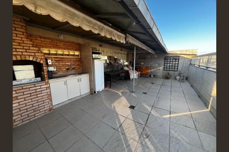 Apartamento à venda com 250m², 3 quartos e 2 vagas Apartamento à venda com 250m², 3 quartos e 2 vagasTerraço