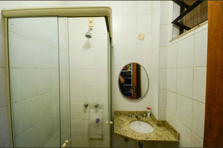 Apartamento à venda com 250m², 3 quartos e 2 vagas Apartamento à venda com 250m², 3 quartos e 2 vagasBanheiro de Serviço