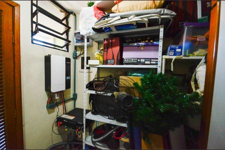 Apartamento à venda com 250m², 3 quartos e 2 vagas Apartamento à venda com 250m², 3 quartos e 2 vagasQuarto de Serviço