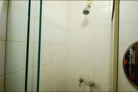 Apartamento à venda com 250m², 3 quartos e 2 vagas Apartamento à venda com 250m², 3 quartos e 2 vagasBanheiro de Serviço