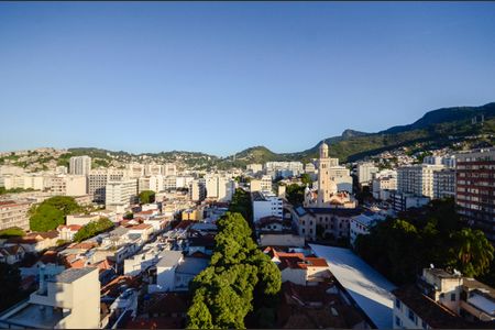 Apartamento à venda com 250m², 3 quartos e 2 vagas Apartamento à venda com 250m², 3 quartos e 2 vagasVista do Terraço