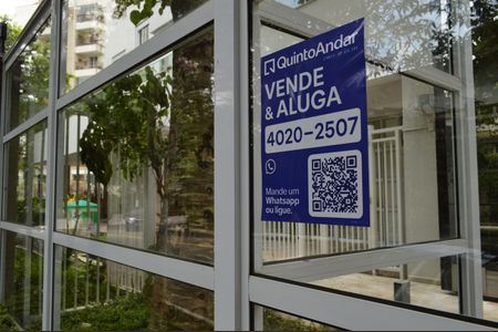 Apartamento para alugar com 198m², 3 quartos e 4 vagasPlaquinha