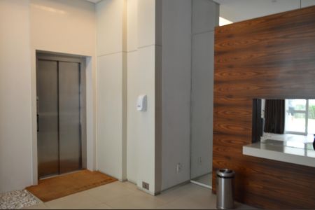 Apartamento para alugar com 198m², 3 quartos e 4 vagasHall