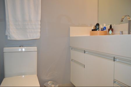 Apartamento para alugar com 198m², 3 quartos e 4 vagasBanheiro da Suíte 3