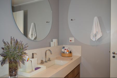 Apartamento para alugar com 198m², 3 quartos e 4 vagasBanheiro da Suíte 1