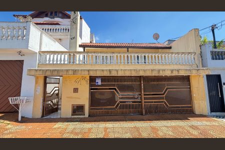 Casa à venda com 210m², 3 quartos e 3 vagasFachada e placa