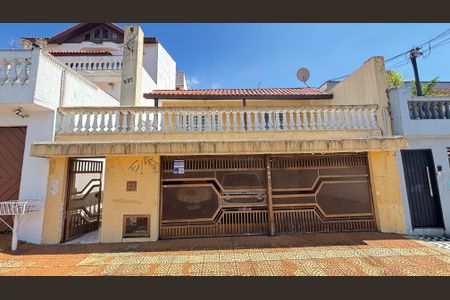 Casa à venda com 210m², 3 quartos e 3 vagasFachada e placa