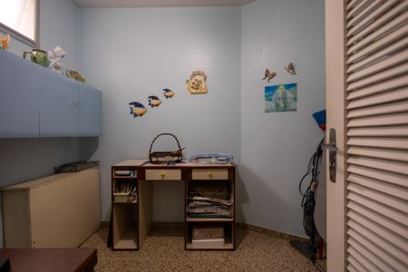 Apartamento à venda com 127m², 3 quartos e 2 vagas Apartamento à venda com 127m², 3 quartos e 2 vagasQuarto de Serviço