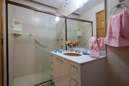 Apartamento à venda com 127m², 3 quartos e 2 vagas Apartamento à venda com 127m², 3 quartos e 2 vagasBanheiro Suite