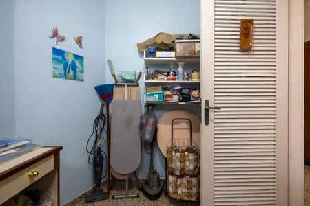 Apartamento à venda com 127m², 3 quartos e 2 vagas Apartamento à venda com 127m², 3 quartos e 2 vagasQuarto de Serviço