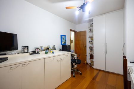 Apartamento à venda com 127m², 3 quartos e 2 vagas Apartamento à venda com 127m², 3 quartos e 2 vagasQuarto 3