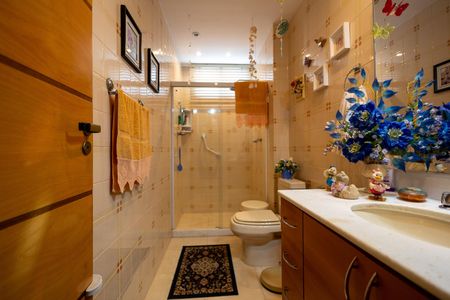 Apartamento à venda com 127m², 3 quartos e 2 vagas Apartamento à venda com 127m², 3 quartos e 2 vagasBanheiro Social